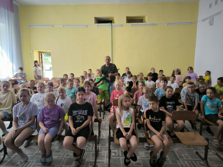 Урок Мужества «Героями не рождаются, героями становятся».